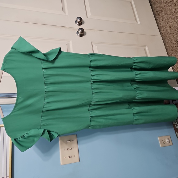 Green Tiered Dress (L) - Picture 2 of 4